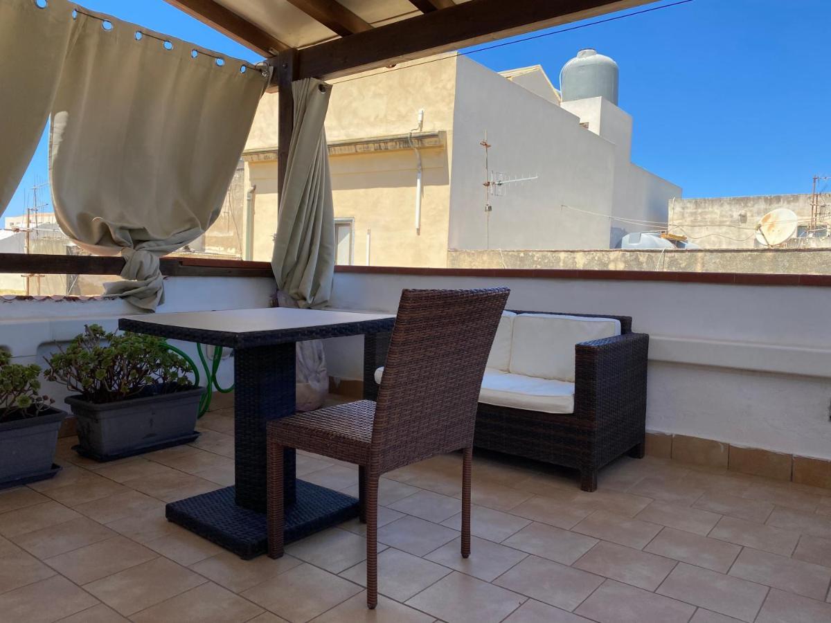 Appartement Mansarda Con Terrazzo à Trapani Extérieur photo