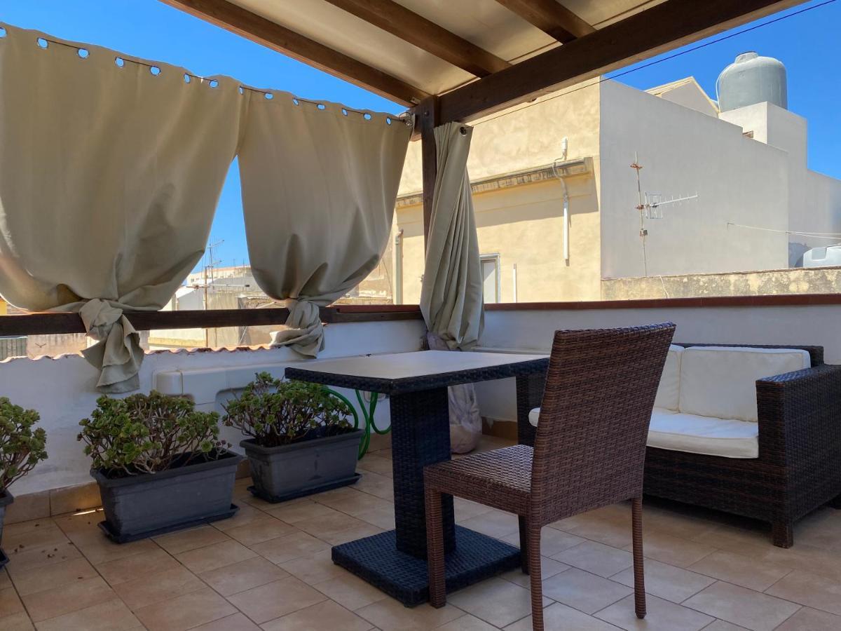 Appartement Mansarda Con Terrazzo à Trapani Extérieur photo