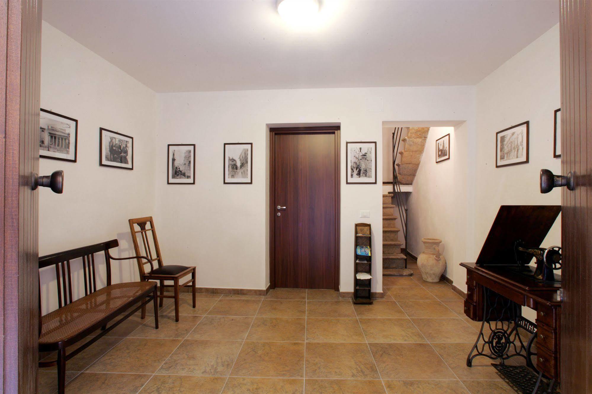 Appartement Mansarda Con Terrazzo à Trapani Extérieur photo